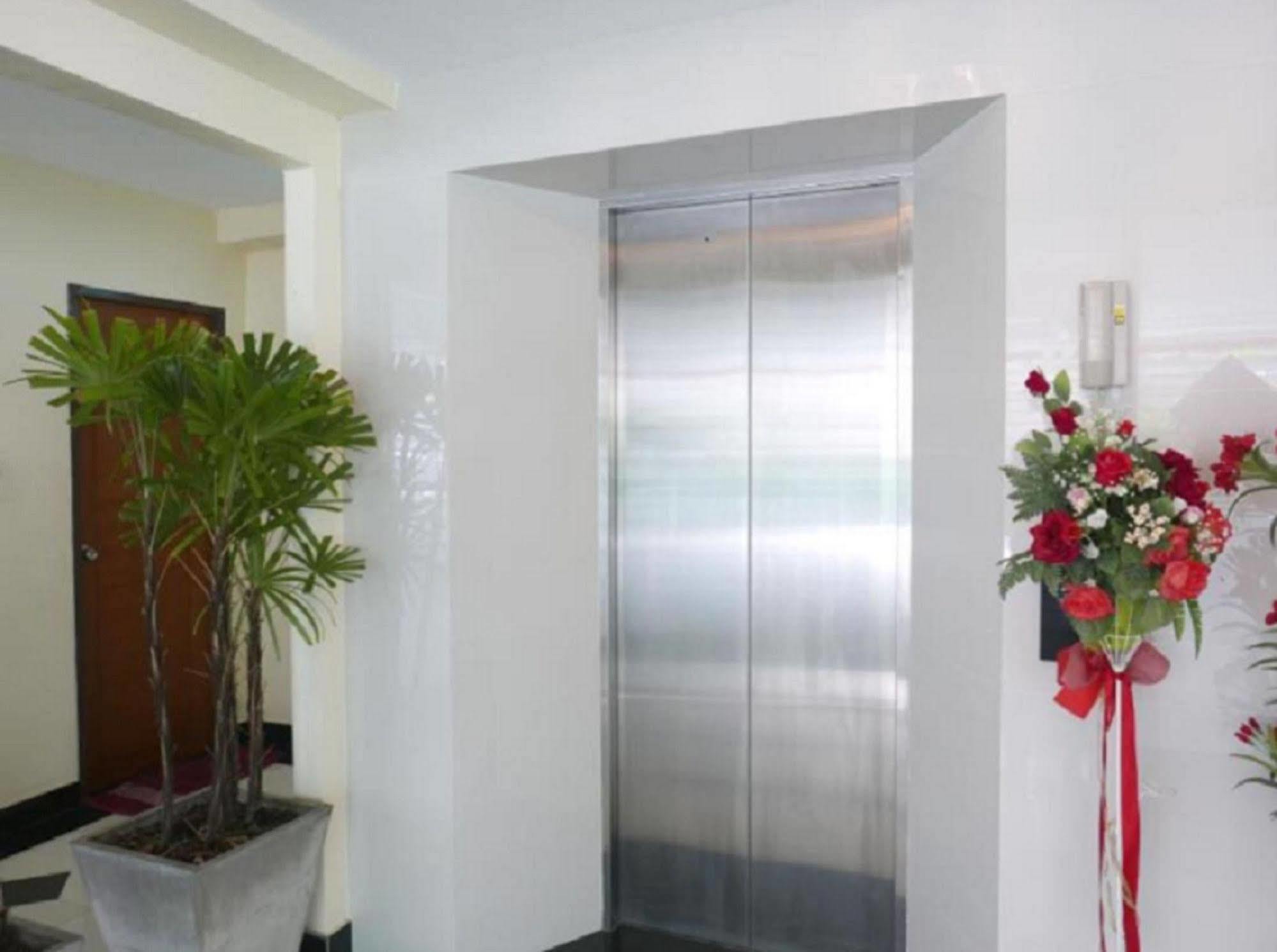 Nrv Place Apart Hotel Bangkok Kültér fotó