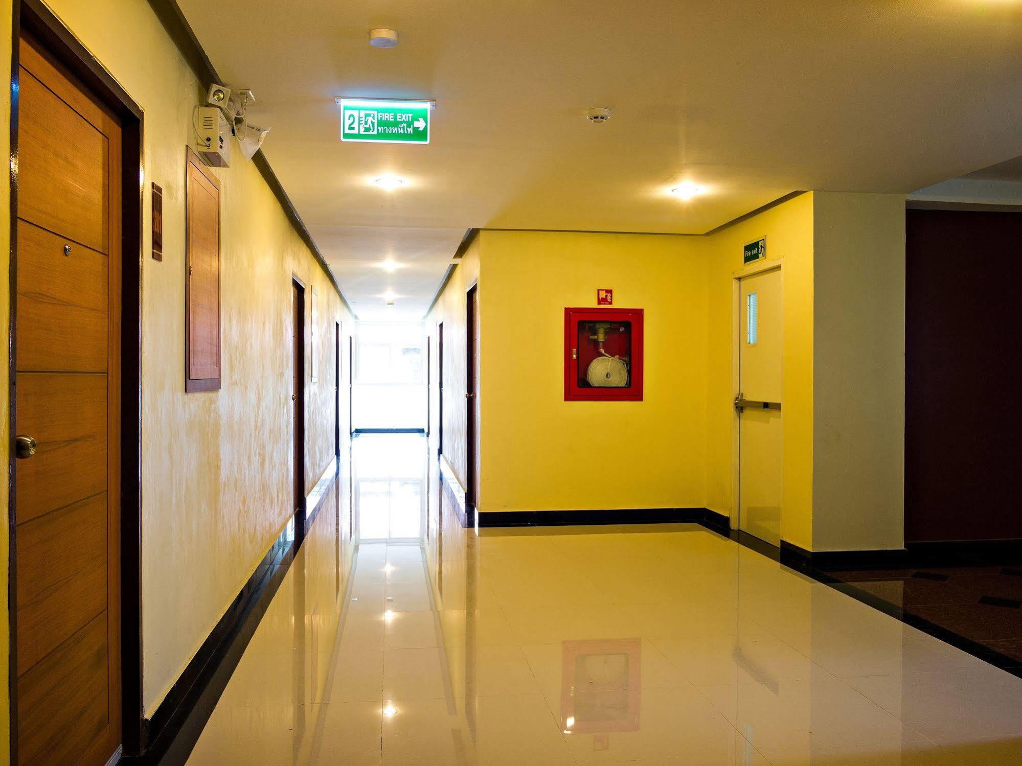 Nrv Place Apart Hotel Bangkok Kültér fotó