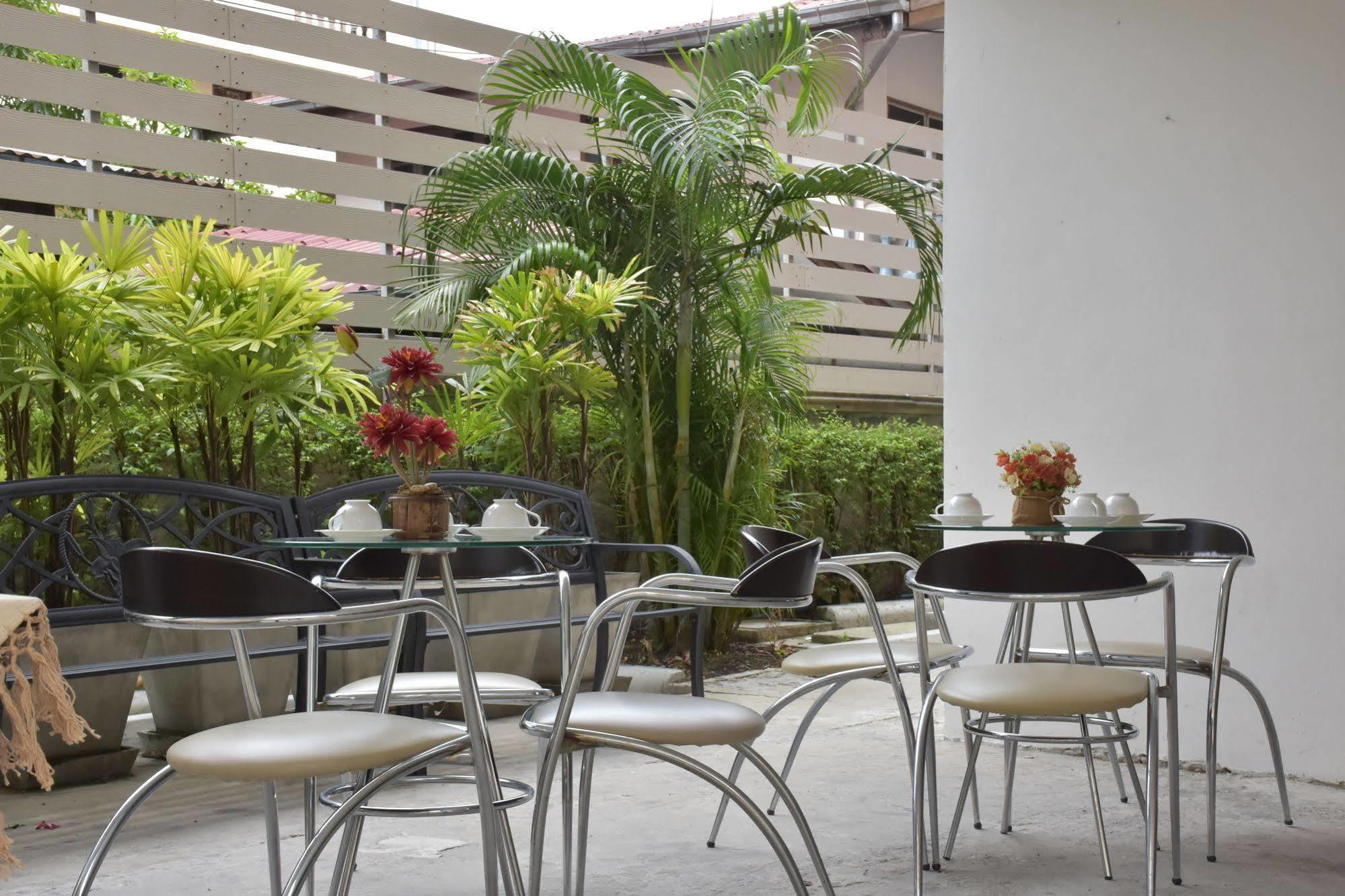 Nrv Place Apart Hotel Bangkok Kültér fotó